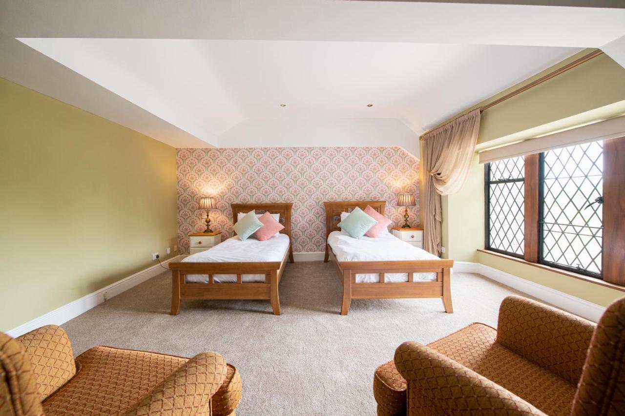 Miskin Manor Hotel Генсол Екстер'єр фото