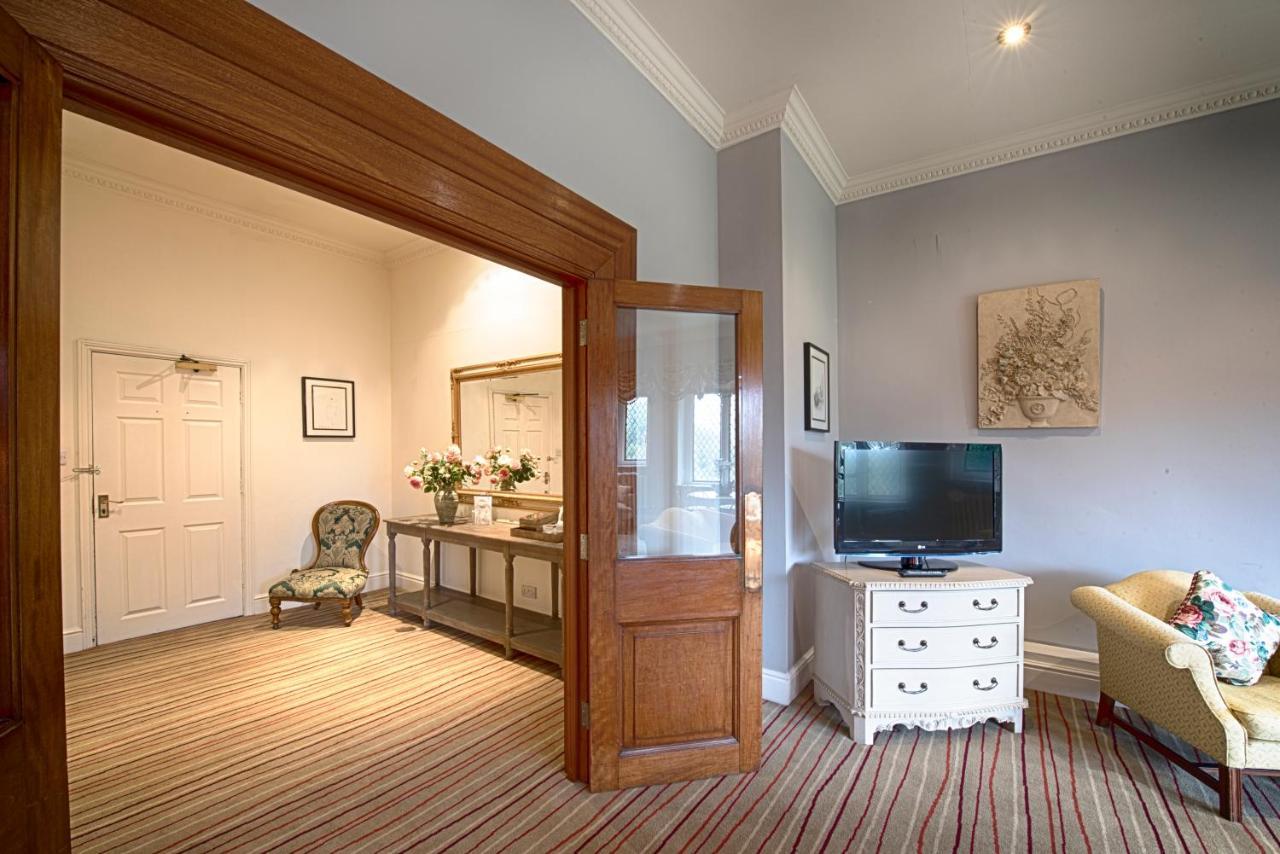 Miskin Manor Hotel Генсол Екстер'єр фото