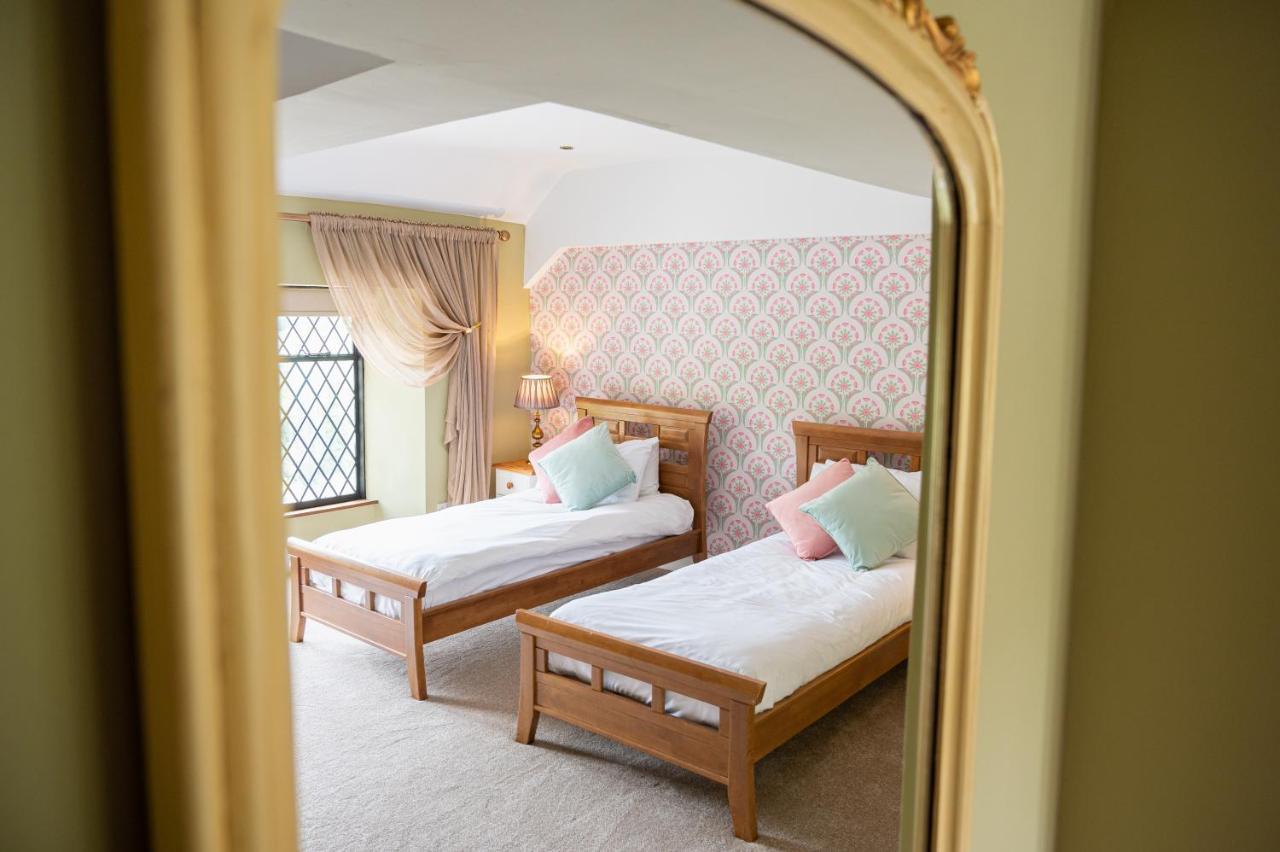 Miskin Manor Hotel Генсол Екстер'єр фото