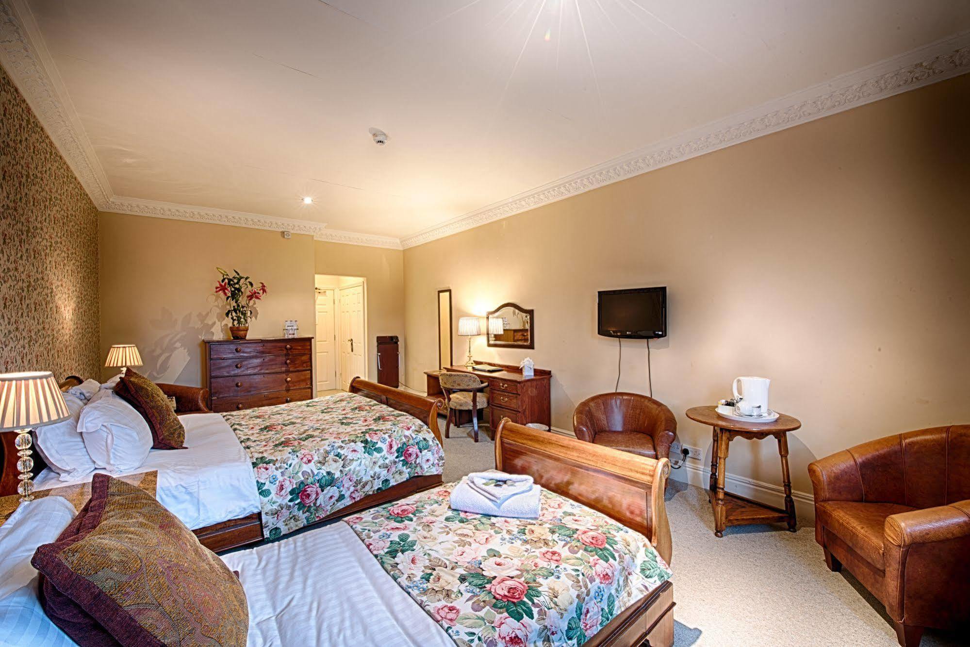 Miskin Manor Hotel Генсол Екстер'єр фото