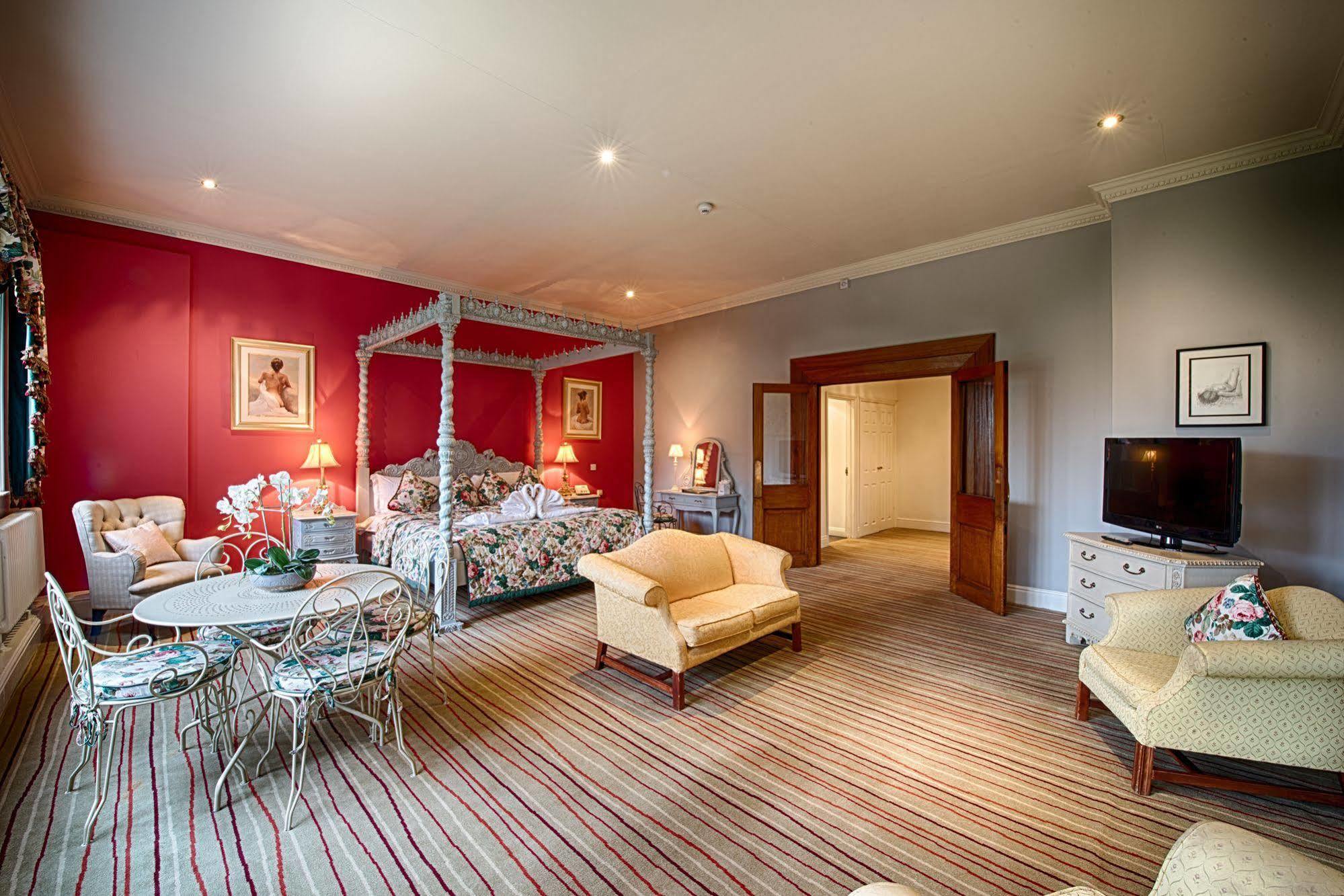 Miskin Manor Hotel Генсол Екстер'єр фото