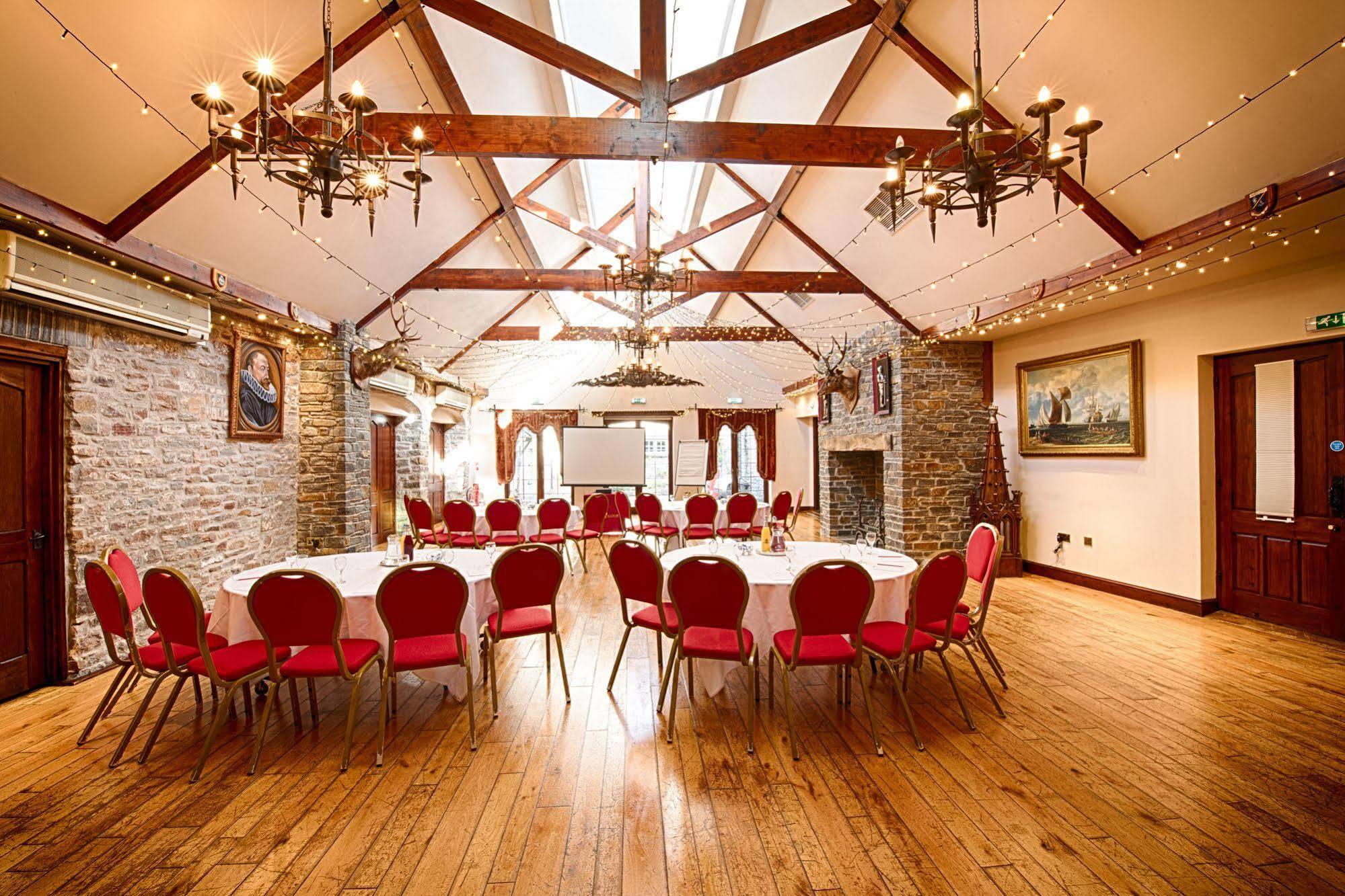 Miskin Manor Hotel Генсол Екстер'єр фото
