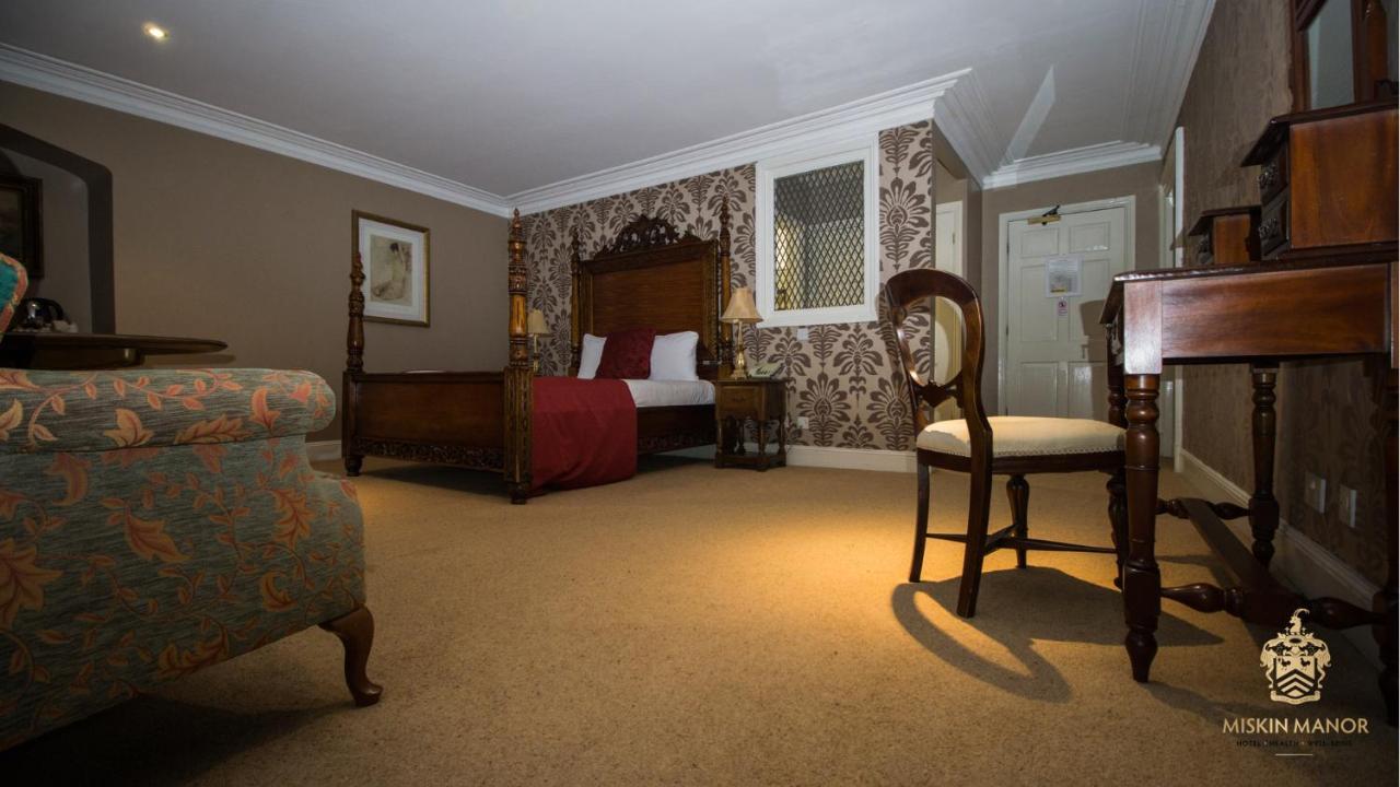 Miskin Manor Hotel Генсол Екстер'єр фото