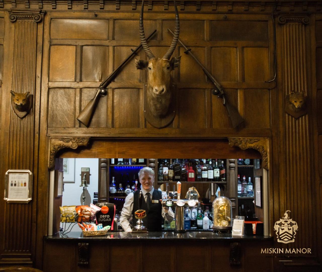 Miskin Manor Hotel Генсол Екстер'єр фото
