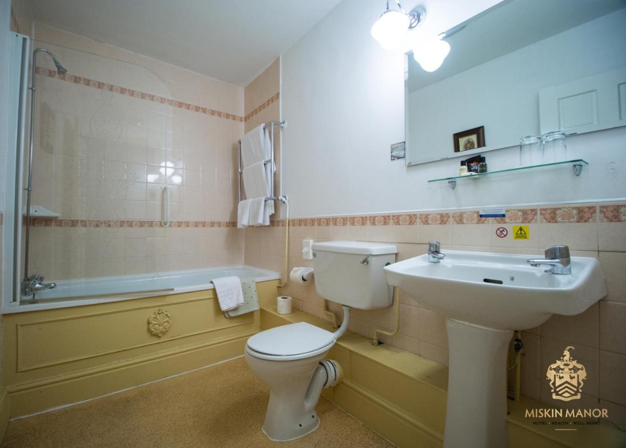 Miskin Manor Hotel Генсол Екстер'єр фото
